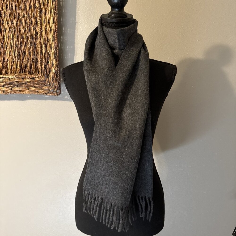 Spring & Mercer 100% Cashmere Scarf 69 x 11 Dark Gray Fringe Ends Unisex NEW